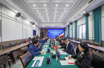 與聯(lián)通簽訂戰(zhàn)略協(xié)議 (1).JPG