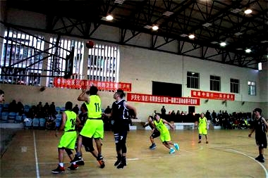 瀘天化股份代表隊(duì)獲集團(tuán)公司第一屆職工運(yùn)動會男子籃球賽冠軍