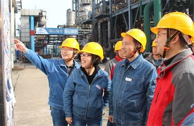 廖廷君趙永清一行深入大修現(xiàn)場督查指導工作