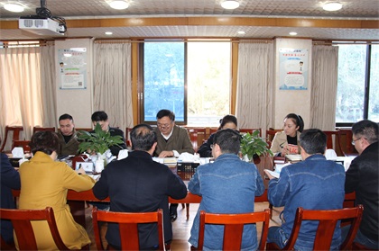 瀘州市總工會(huì)黨組書(shū)記、常務(wù)副主席鐘華貴一行到瀘天化股份公司調(diào)研