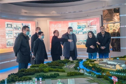 瀘州市稅務(wù)局黨委書記、局長(zhǎng)陳銳一行蒞臨我公司調(diào)研