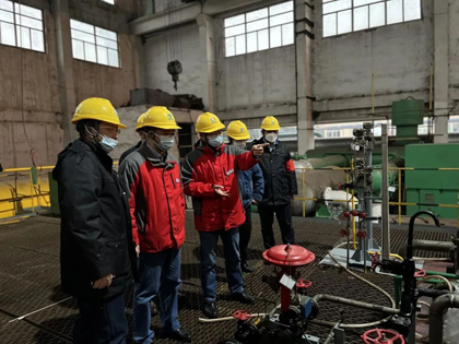 瀘天化股份公司總經(jīng)理趙永清帶隊檢查大修工作