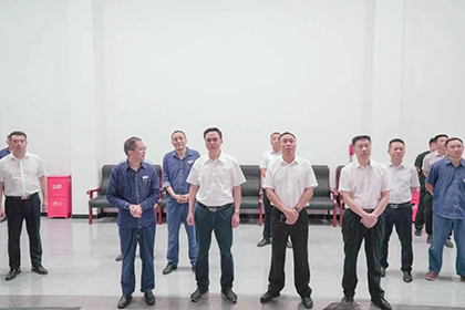 瀘州市委副書記、市長余先河率隊(duì)到瀘天化股份公司督導(dǎo)檢查“迎大運(yùn)·保安全·防災(zāi)害”工作情況