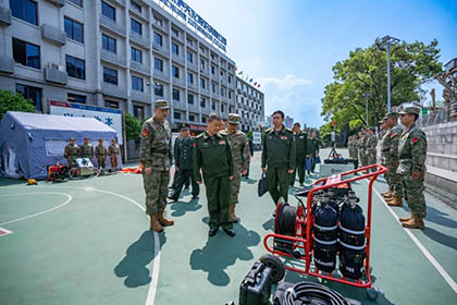 中央軍委國防動員部兵役和民兵局副局長王永盛率隊調(diào)研瀘天化武裝工作