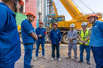 瀘天化股份公司黨委書記、董事長廖廷君帶隊檢查尿素造粒環(huán)保升級改造項目施工安全及工程進展情況