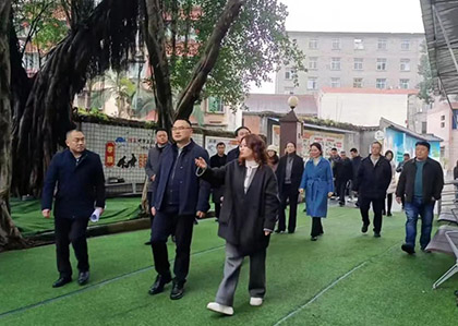 納溪區(qū)委書(shū)記袁維榮調(diào)研弘潤(rùn)養(yǎng)老分公司