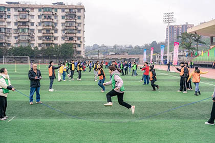 守正創(chuàng)新?lián)姑?砥礪奮進(jìn)新征程——瀘天化股份公司慶?！叭恕惫?jié)主題活動(dòng)燃動(dòng)全場