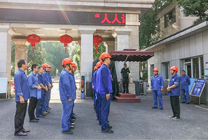 瀘天化股份公司黨委副書記趙元柱帶隊(duì)開展高溫天氣室內(nèi)電氣線路安全專項(xiàng)檢查