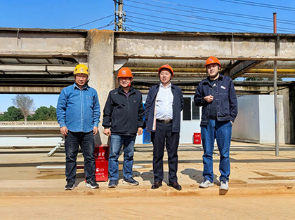 瀘天化股份公司黨委書記、董事長廖廷君一行到公司化工園區(qū)建設(shè)項(xiàng)目現(xiàn)場檢查指導(dǎo)工作